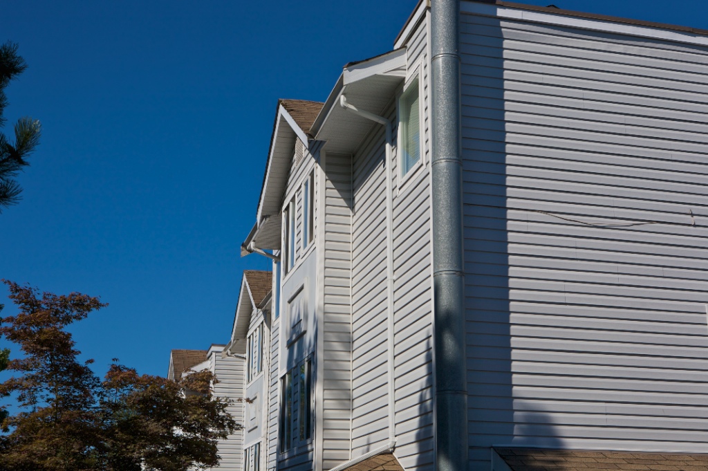 22411 - 22412 124 Avenue, East Central - Image