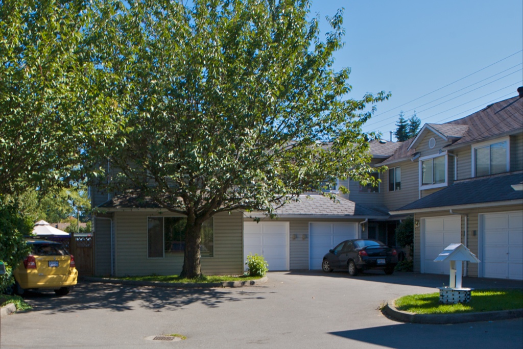 12020 216 Street, West Central - Image