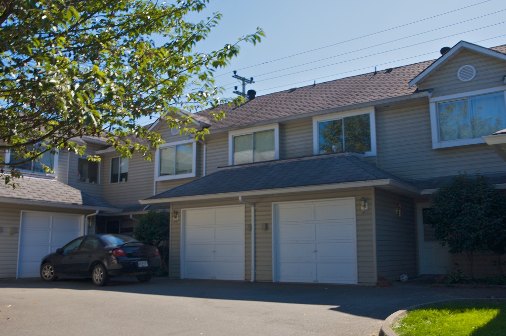 12020 216 Street, West Central - Image