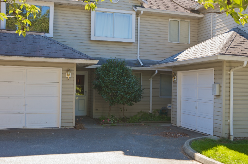 12020 216 Street, West Central - Image