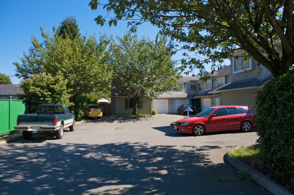 12020 216 Street, West Central - Image