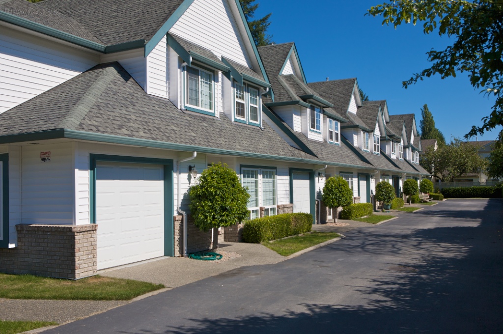 12070 216 Street, West Central - Image