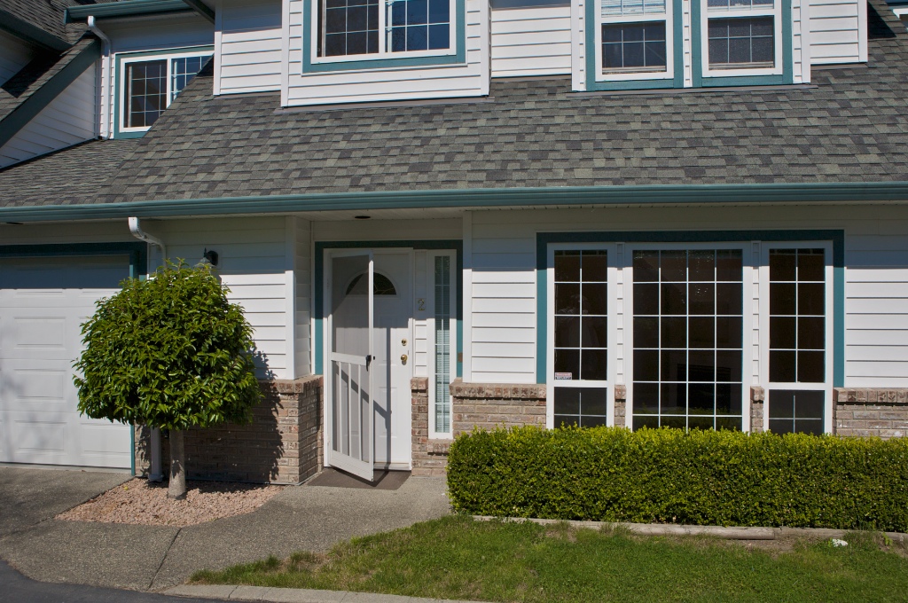12070 216 Street, West Central - Image
