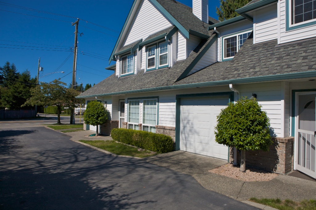 12070 216 Street, West Central - Image