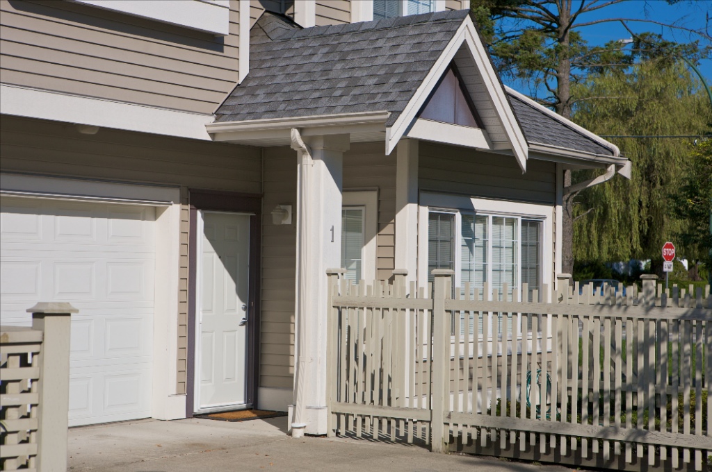 11528 Burnett Street, East Central - Image