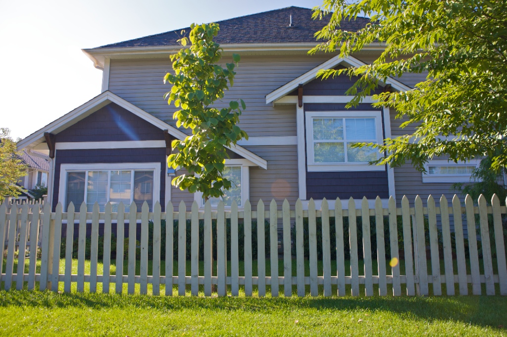 11528 Burnett Street, East Central - Image