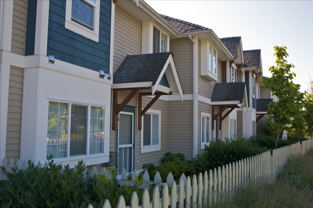 11528 Burnett Street, East Central - Image