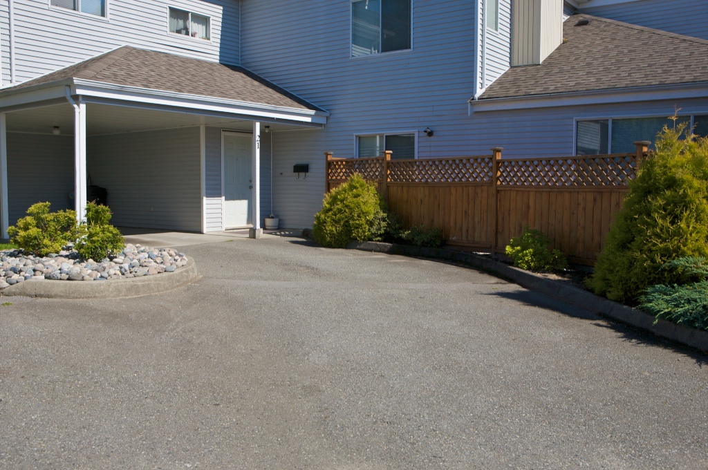 21707 Dewdney Trunk Road, West Central - Image