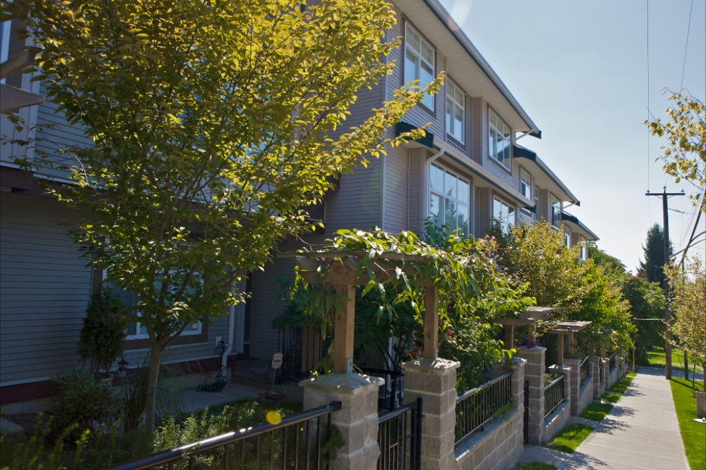 22466 North Avenue, East Central - Image