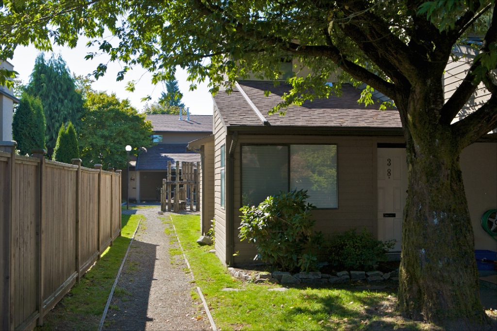 20653 Thorne Avenue, Southwest Maple Ridge - Image