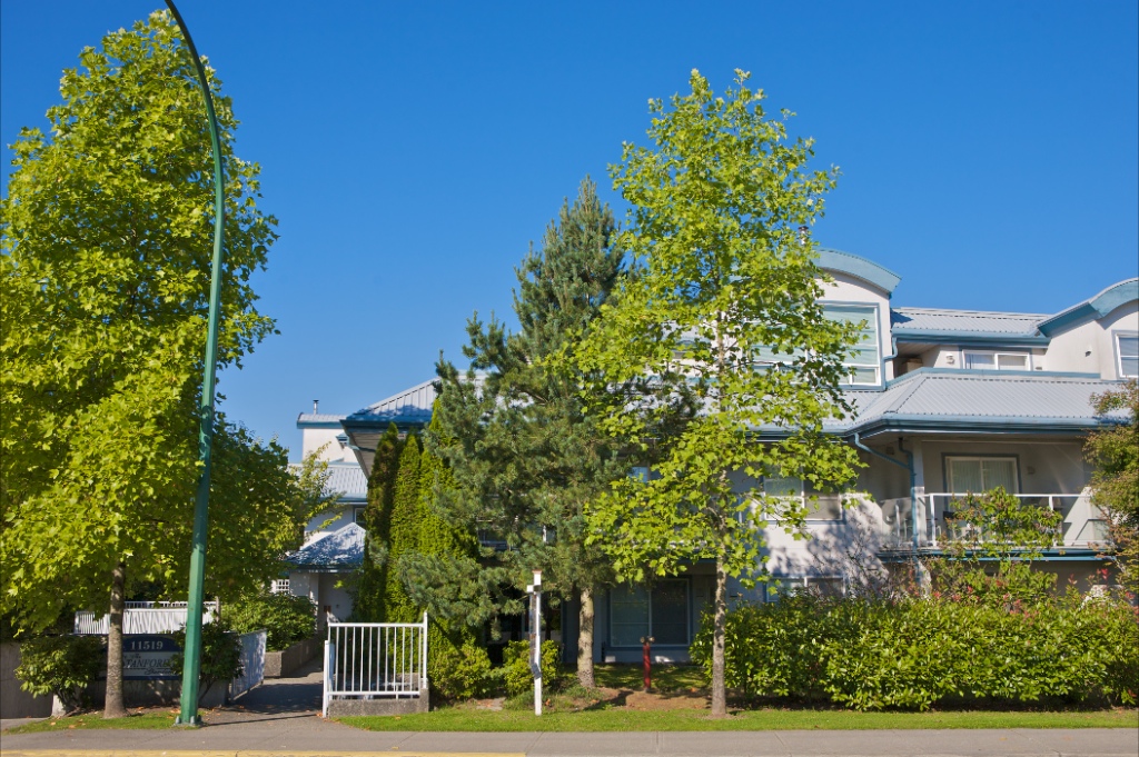 11519 Burnett Street, East Central - Image